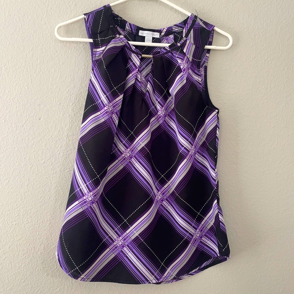 Sleeveless shirt